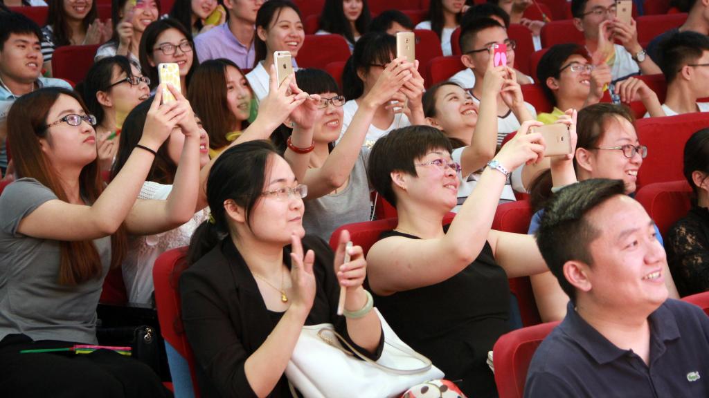 我院陈卫华老师荣获第十二届“我最喜爱的老师”称号