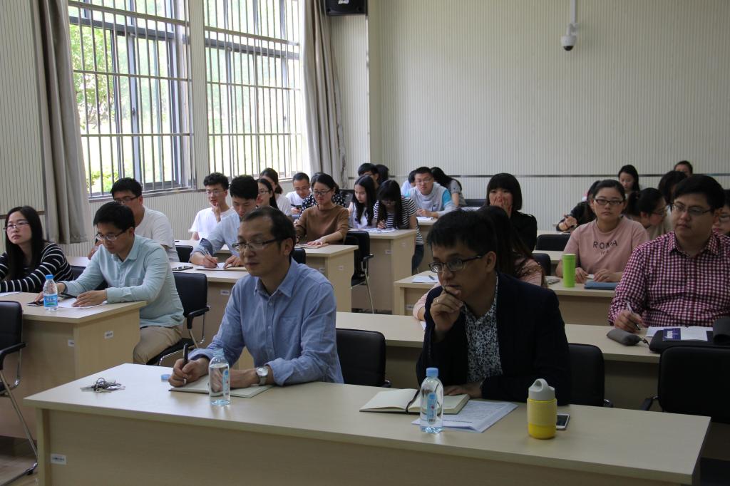 我院校友会会长侯启贤先生回学院与师生交流