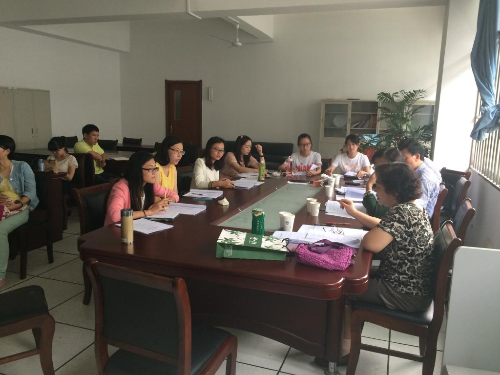 马克思主义学院2012级研究生学位论文预答辩圆满结束