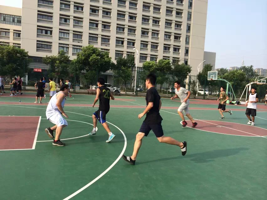 我院举办研究生迎新篮球赛