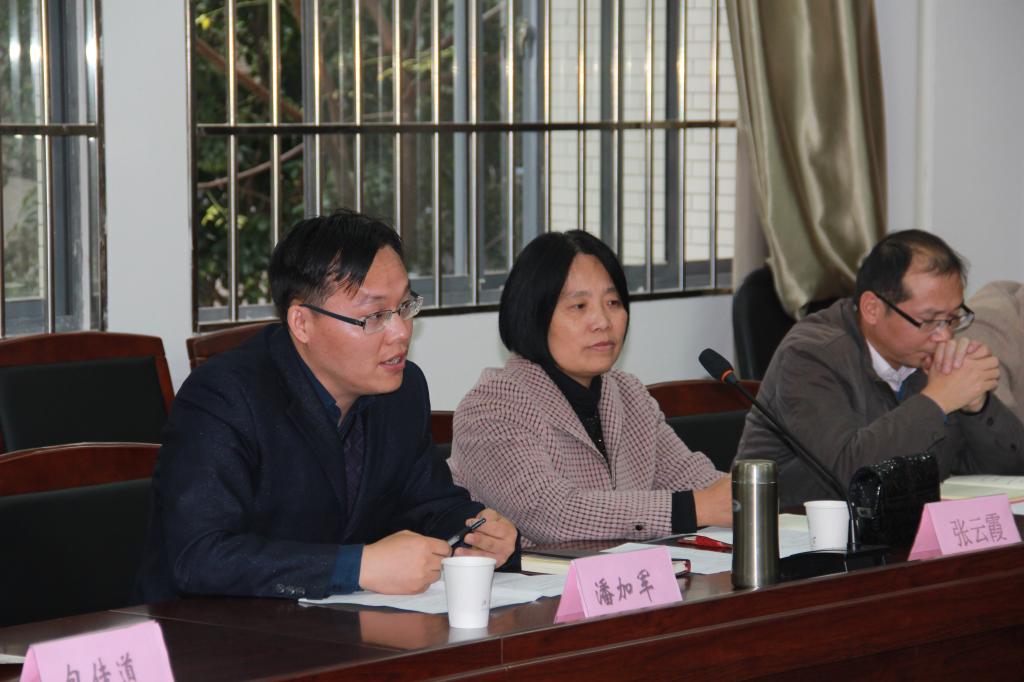江苏大学马克思主义学院董德福院长带队来我院交流