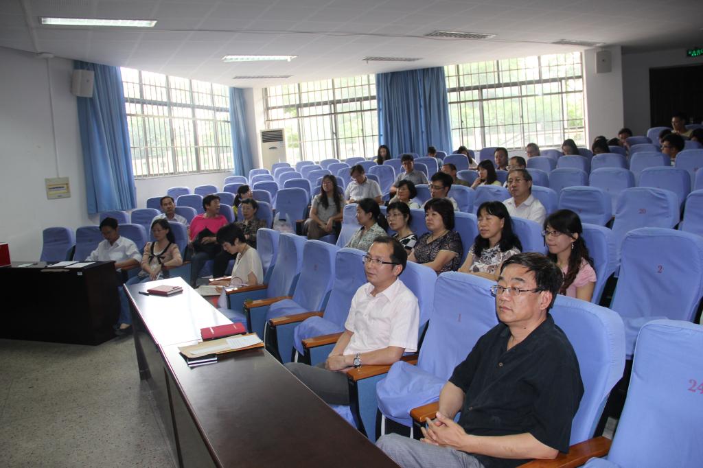 马克思主义学院召开党委换届选举大会