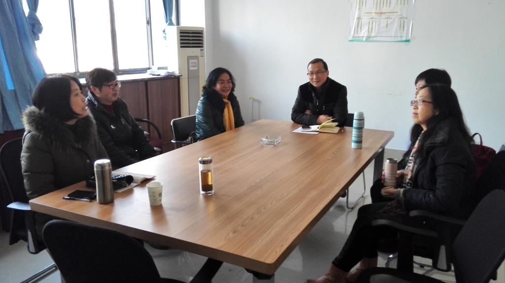  马克思主义学院召开民主党派座谈会