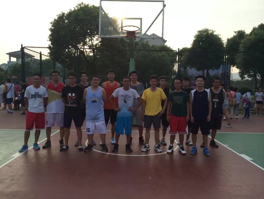 我院举办研究生迎新篮球赛