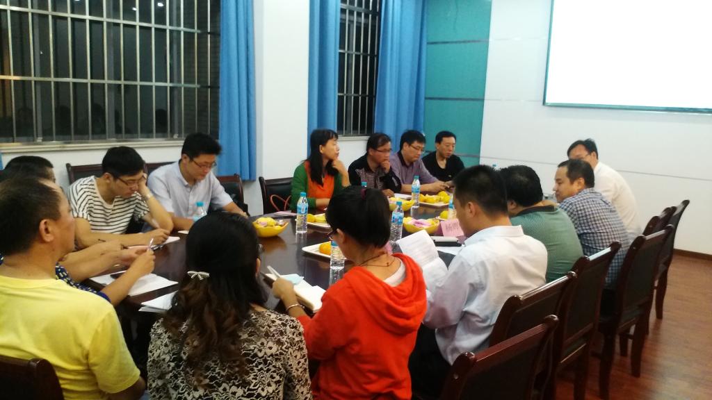 马克思主义学院成功举办“教育部人文社科基金暨国家社科基金研究经验交流和申报计划”讨论会