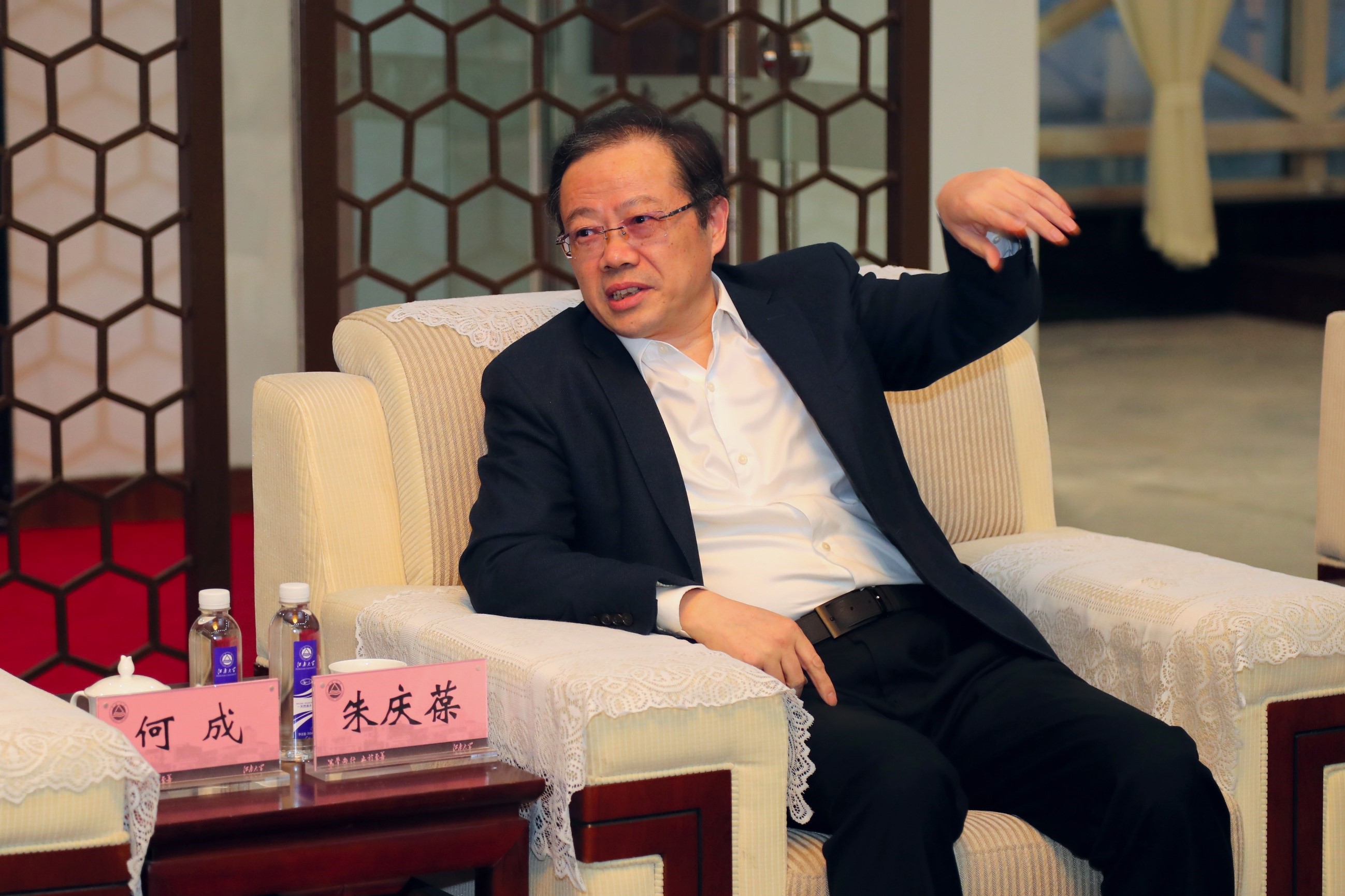 中宣部理论局领导一行莅临江南大学调研马克思主义学院建设状况